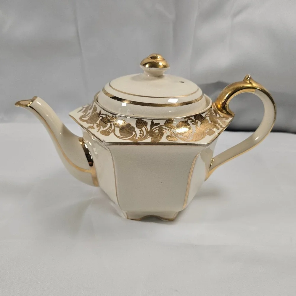 Sadler England Vintage Hexagonal‎ Teapot Cream and Gold Filigree 1484 7
